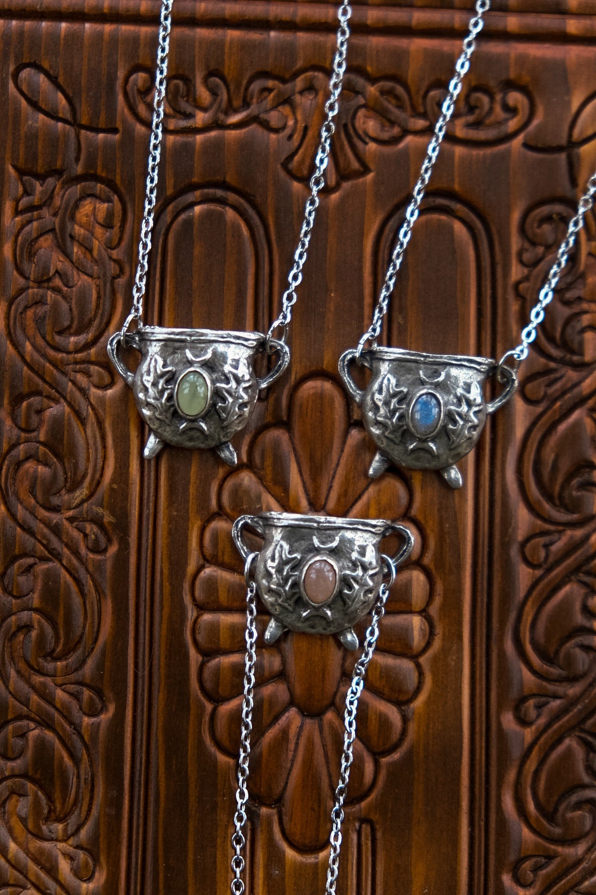 The Oak Cauldron Necklace- Pewter- Labradorite