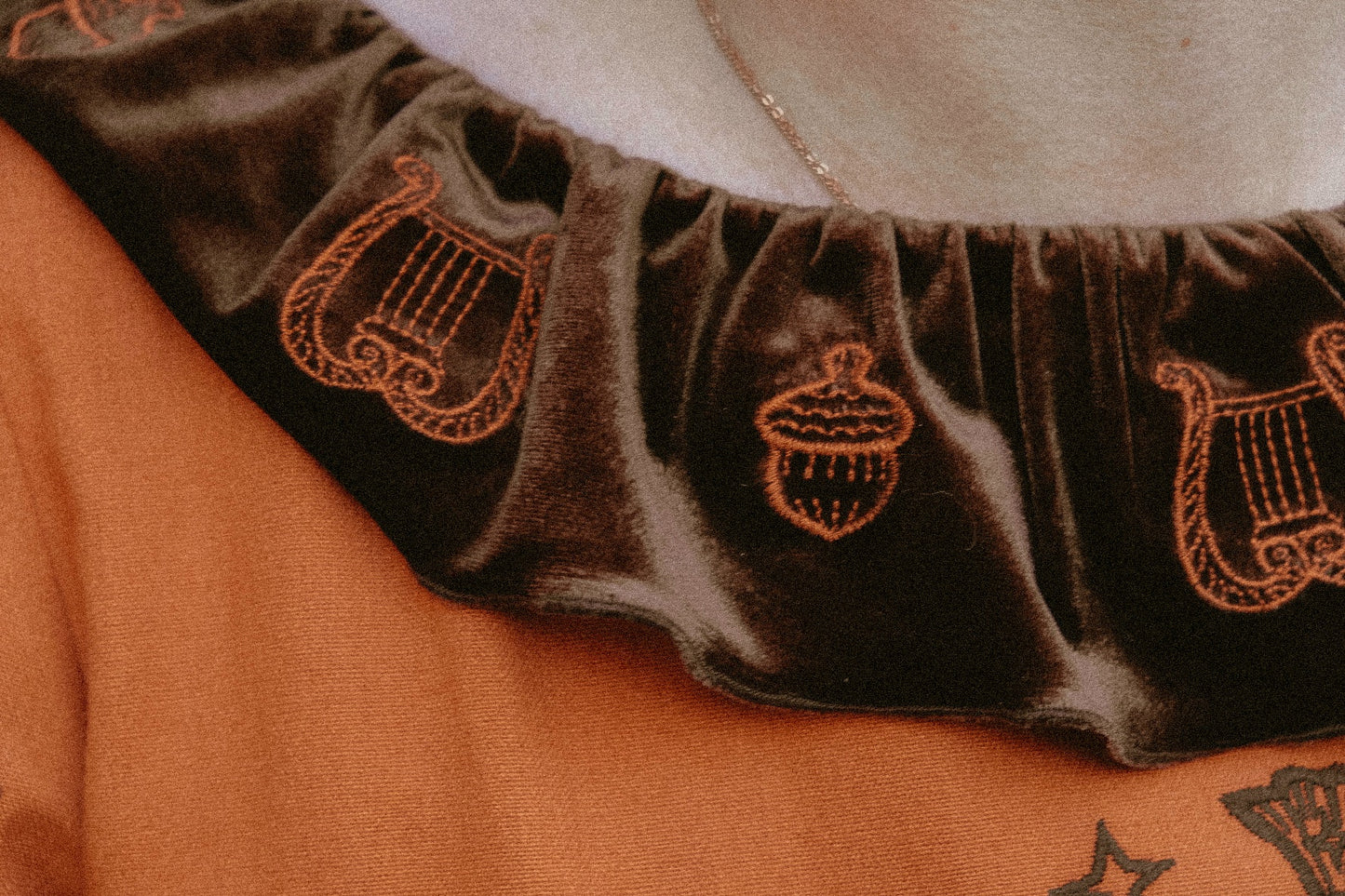 Bard Tunic- Foxchant & Ravenspell