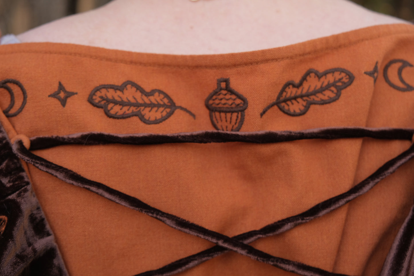 Bard Tunic- Foxchant & Ravenspell