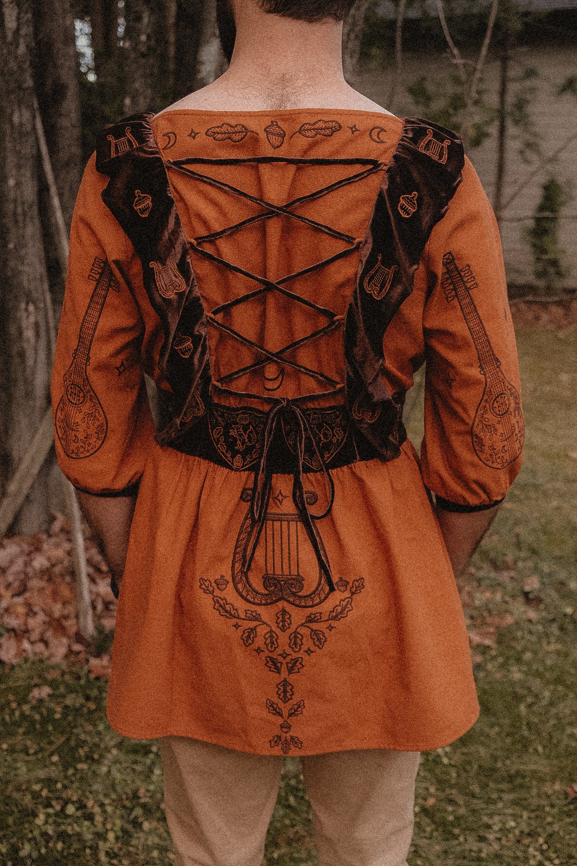 Bard Tunic- Foxchant & Ravenspell
