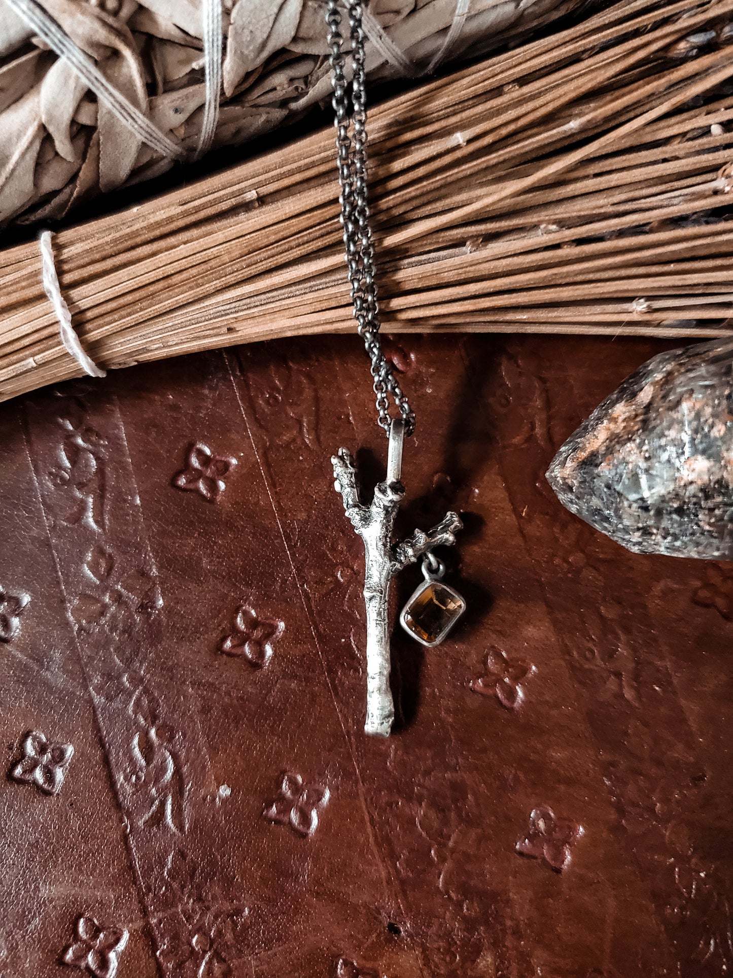 Algiz rune - Silver necklace- citrine