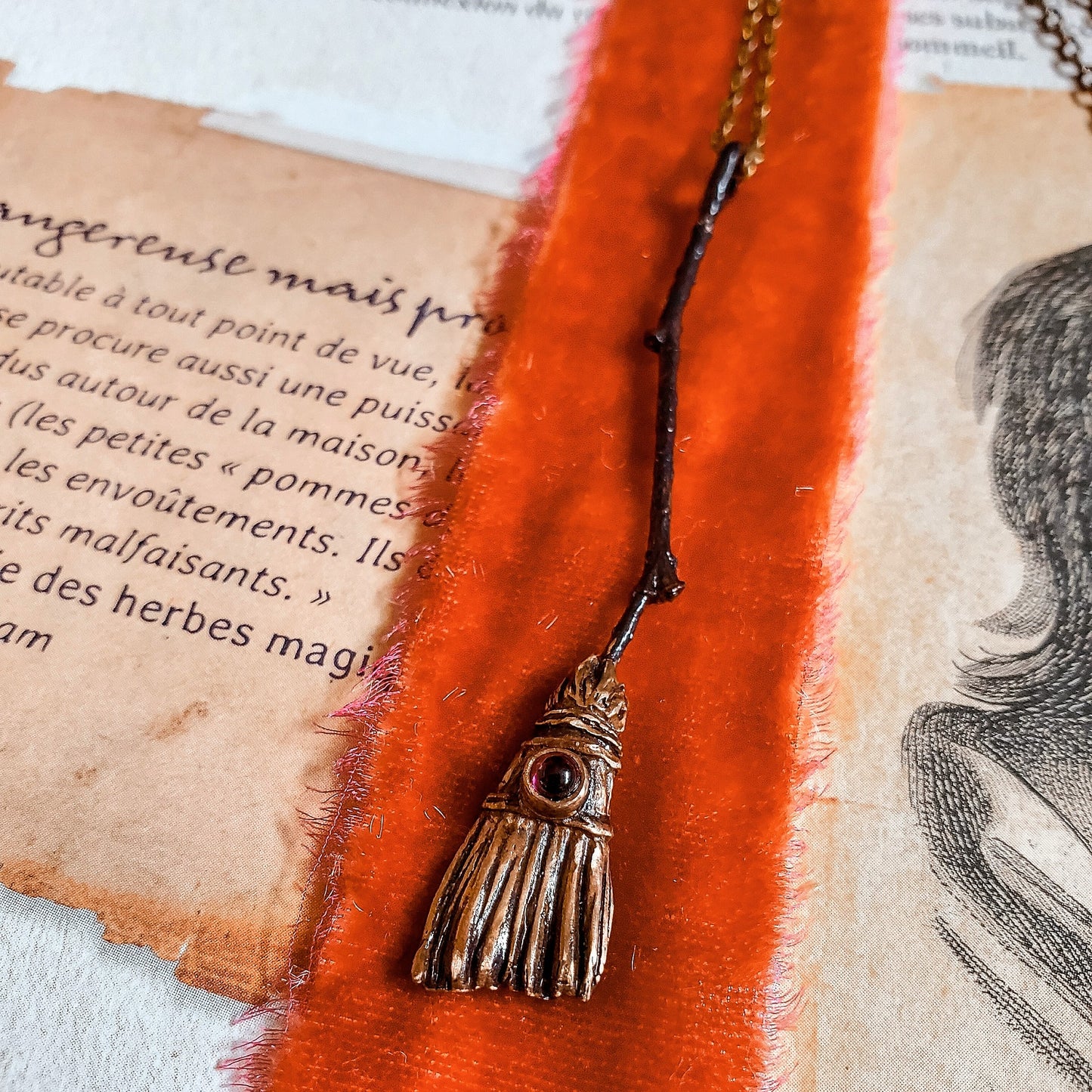 The Witch Broom Necklace - Bronze