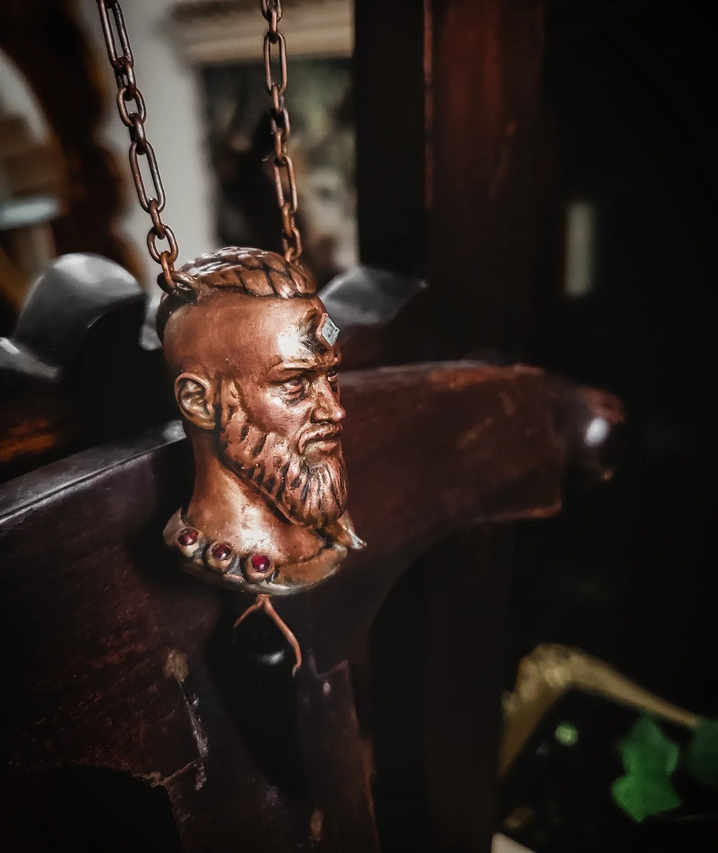 Large Ragnar Lothbrok pendant - Bronze