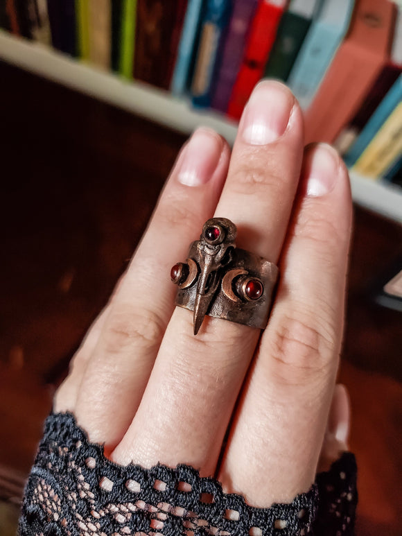Crow skull wide band ring - Bronze